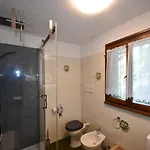 Rustic Villa With Lake Views Holiday home *