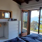 Rustic Villa With Lake Views Holiday home Trarego